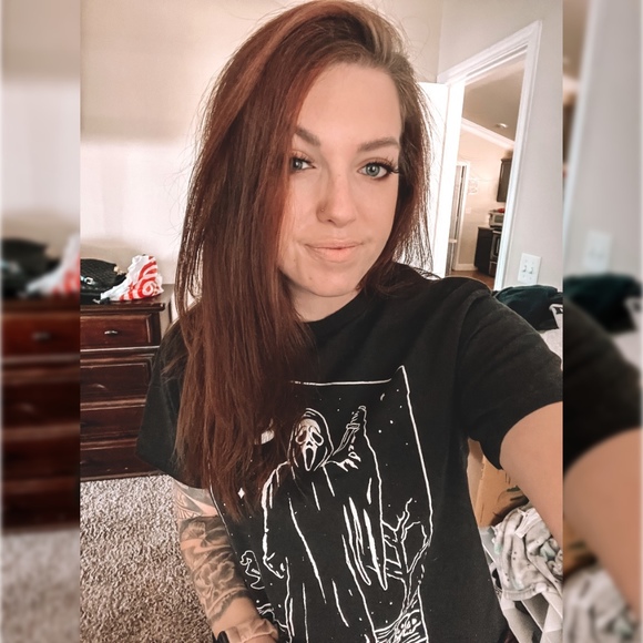 Meet your Posher, Hailey - Picture 1 of 1